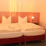 Strandhotel 3* Mirow