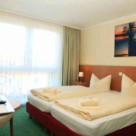 Strandhotel Отель 3*