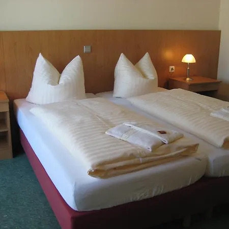 Strandhotel Миров